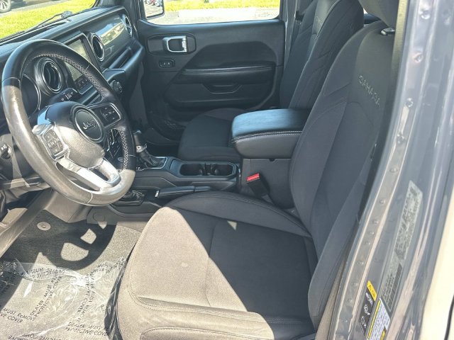 Used 2022 Jeep Wrangler Unlimited Sahara AWD/4WD image 11