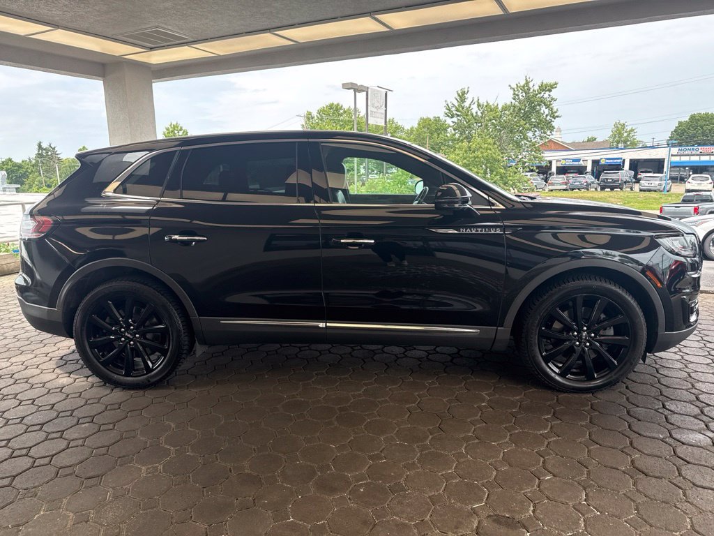 Certified 2020 Lincoln Nautilus Reserve w/ Monochromatic Package AWD/4WD image 4