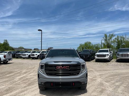 Used 2024 GMC Sierra 1500 AT4 w/ AT4 Premium Package AWD/4WD image 3