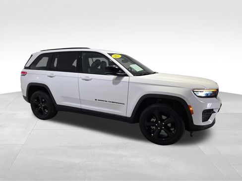 Certified 2023 Jeep Grand Cherokee Altitude AWD/4WD image 27