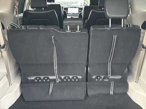 Certified 2024 Chrysler Pacifica Limited FWD image 20