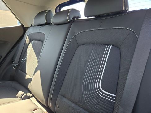 New 2025 Hyundai Venue Limited image 11