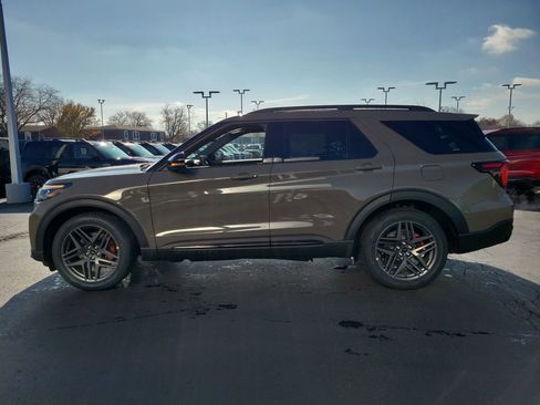 New 2026 Ford Explorer ST w/ Sun And Sound Package image 7