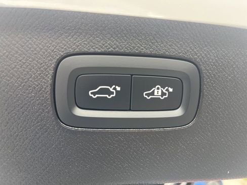 Used 2022 Volvo XC90 T6 Inscription w/ Lounge Package image 16