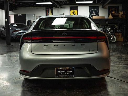 Used 2024 Toyota Prius LE image 6