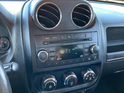 Used 2012 Jeep Patriot Latitude w/ Altitude Pkg image 25