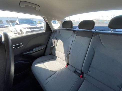 Used 2025 Kia K4 LXS image 42