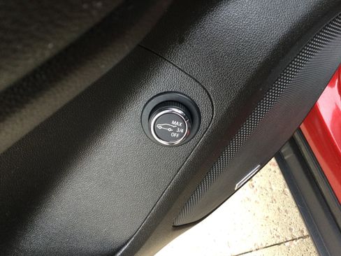 Used 2021 GMC Acadia AT4 w/ Technology Package image 13