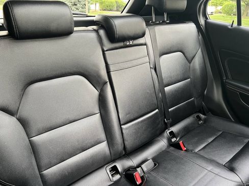 Used 2019 Mercedes-Benz GLA 250 GLA 250 4dr SUV w/ Convenience Package image 32