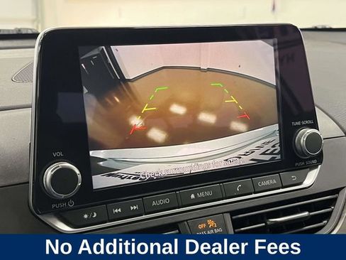 Used 2024 Nissan Altima 2.5 SV FWD image 29