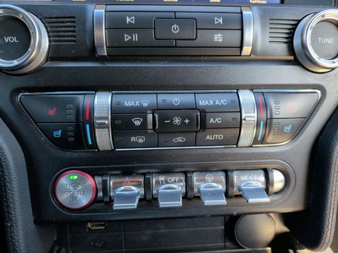 Used 2019 Ford Mustang Premium image 18