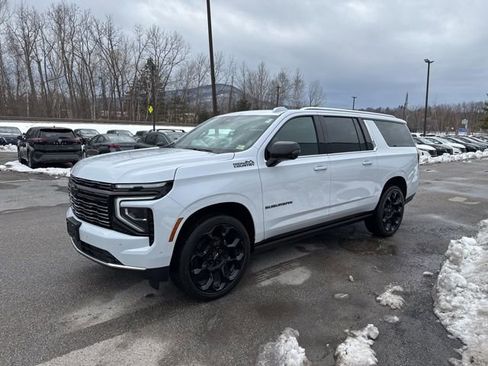 New 2026 Chevrolet Suburban High Country AWD/4WD image 34