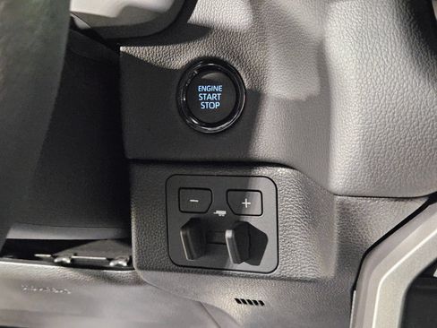Certified 2025 Toyota Tundra Limited AWD/4WD image 34