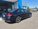 Used 2022 Volkswagen Passat 2.0T image 3