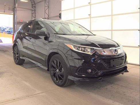 Used 2021 Honda HR-V Sport image 3
