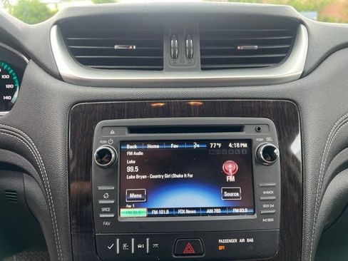 Used 2017 Chevrolet Traverse LT w/ Style and Technology Package FWD image 26