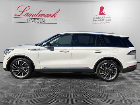 Certified 2023 Lincoln Aviator Reserve w/ Equipment Group 201A AWD/4WD image 2
