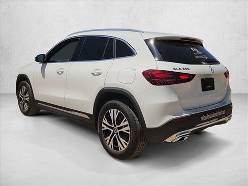Used 2025 Mercedes-Benz GLA 250 4MATIC image 9