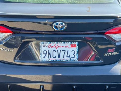 Certified 2024 Toyota Corolla SE w/ SE Package image 16