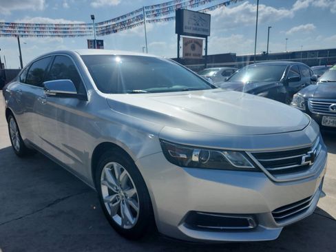 Used 2017 Chevrolet Impala LT w/ Convenience Package FWD image 2