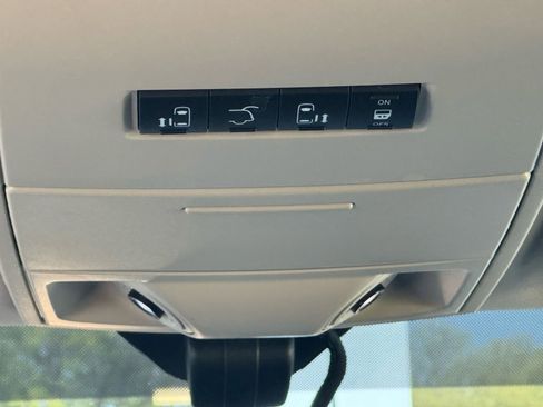 Used 2012 Chrysler Town & Country Touring w/ Entertainment Group #1 image 29