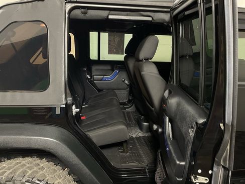 Used 2016 Jeep Wrangler Unlimited Sport image 30