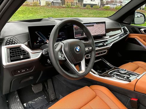 Used 2025 BMW X5 xDrive40i w/ Executive Package image 18