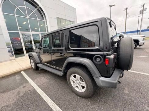 Used 2022 Jeep Wrangler Unlimited Sport w/ Sun And Sound Package AWD/4WD image 13
