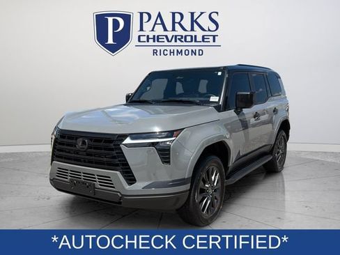 Used 2024 Lexus GX 550 w/ Cold Area Package AWD/4WD image 3