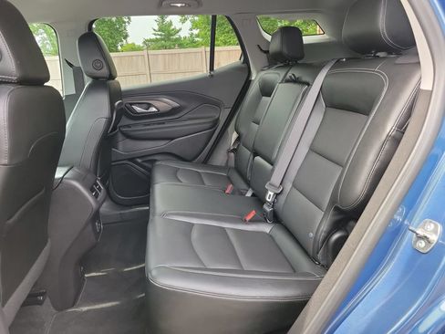 Used 2024 GMC Terrain SLT AWD/4WD image 14