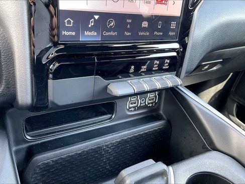 Used 2023 RAM 1500 Big Horn AWD/4WD image 35