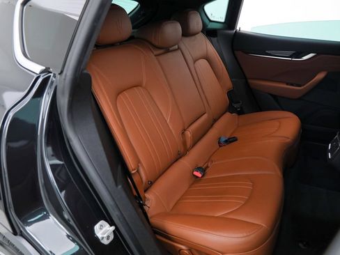 Certified 2023 Maserati Levante GT AWD/4WD image 15