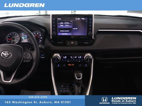 Used 2022 Toyota RAV4 XLE Premium AWD/4WD image 21
