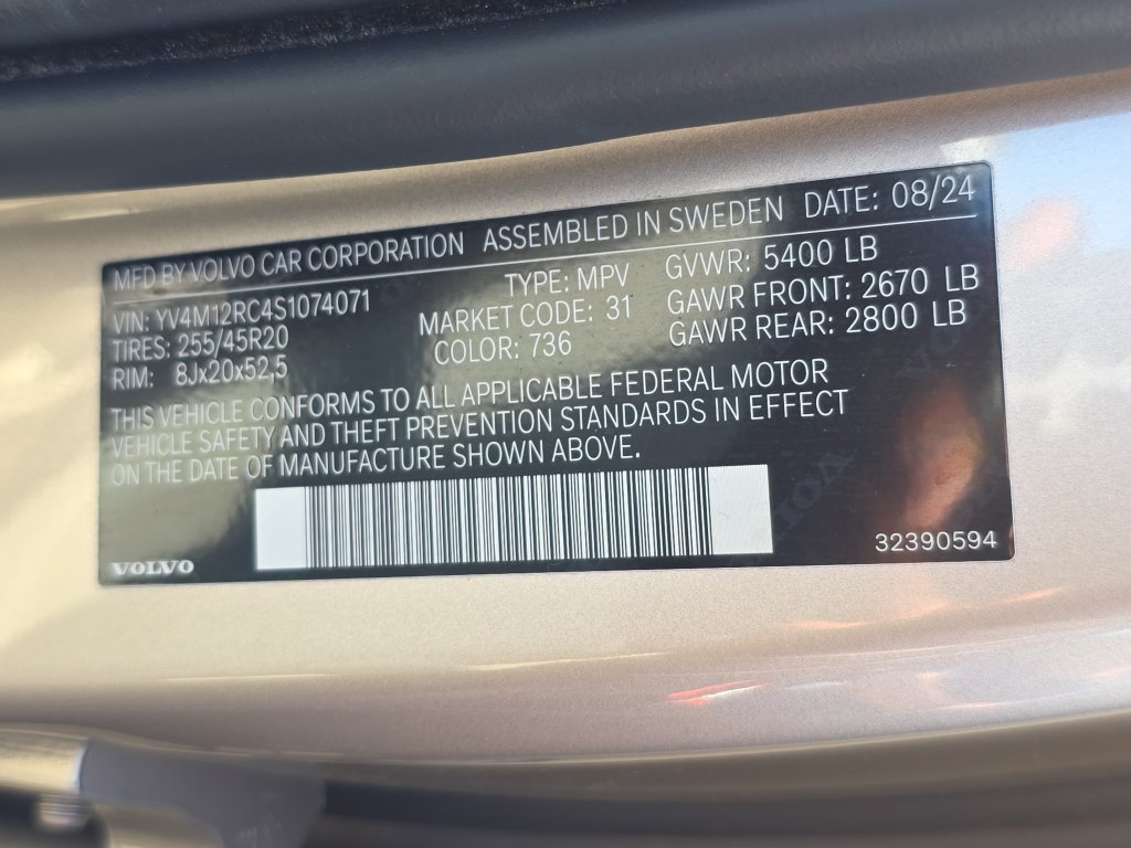 Used 2025 Volvo XC60 B5 Plus w/ Protection Package AWD/4WD image 33