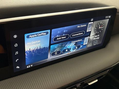 Certified 2025 Nissan Kicks SR FWD image 33