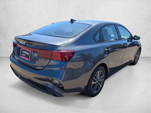 Used 2023 Kia Forte LXS w/ LXS Technology Package FWD image 5