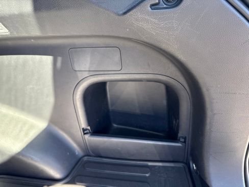 Used 2019 Toyota RAV4 LE w/ Carpet Mat Package AWD/4WD image 28