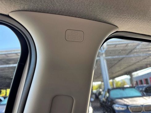 Used 2022 Nissan Kicks S image 30