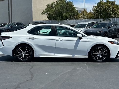 Used 2023 Toyota Camry SE w/ Audio Upgrade Package FWD image 6