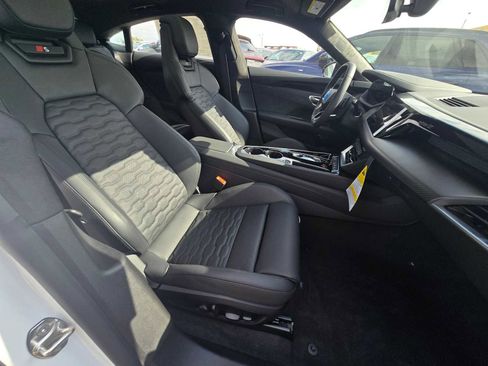 New 2026 Audi S e-tron GT Prestige image 9