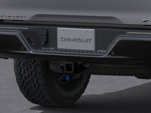 New 2026 Chevrolet Colorado ZR2 w/ Technology Package AWD/4WD image 14
