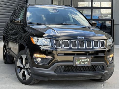 Used 2019 Jeep Compass Latitude w/ Popular Equipment Group AWD/4WD image 5