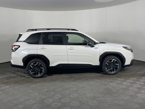New 2025 Subaru Forester Premium image 5