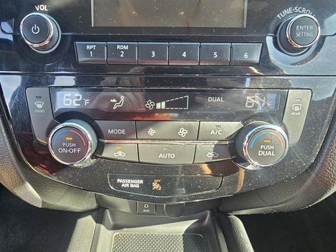 Used 2017 Nissan Rogue Sport SV image 20