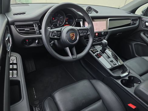 Used 2026 Porsche Macan AWD/4WD image 4