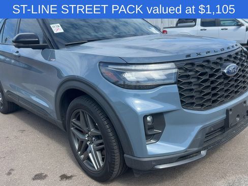 Used 2025 Ford Explorer ST-Line w/ Premium Package RWD image 3