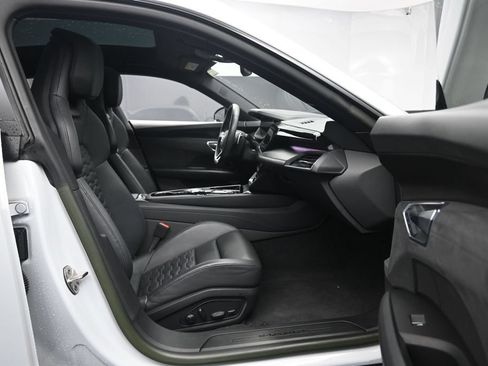 Used 2023 Audi e-tron GT Premium Plus w/ Performance Package AWD/4WD image 28
