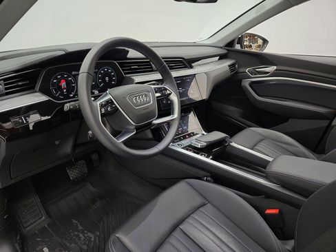 Used 2024 Audi Q8 e-tron Premium Plus w/ Premium Plus Package AWD/4WD image 12