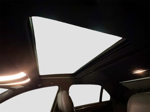 Used 2012 Mercedes-Benz E 350 4MATIC Sedan image 25