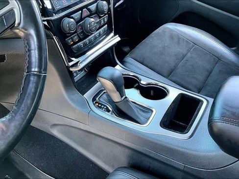 Used 2019 Jeep Grand Cherokee Altitude RWD image 18